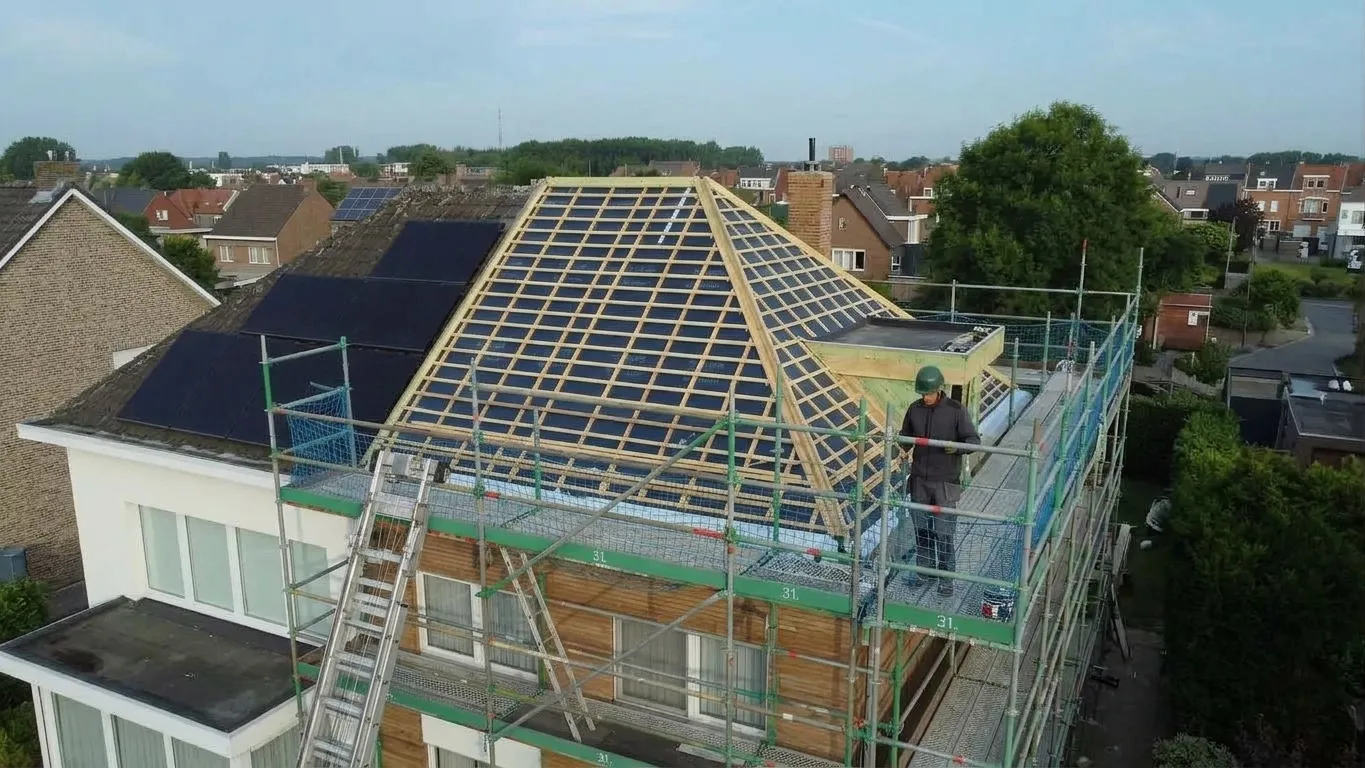 Chantier de couverture conduit par une équipe du groupe